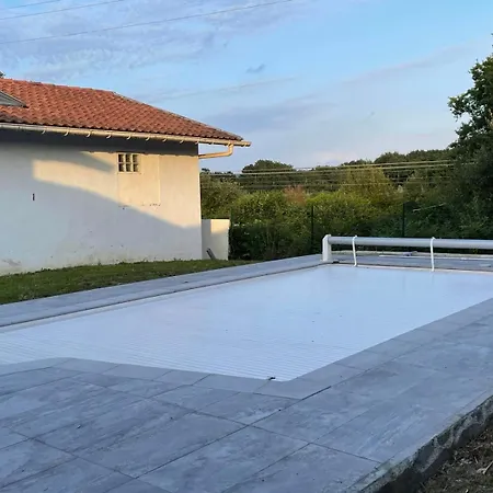 L'annexe De L'etape Basque 3*